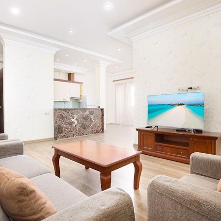 Central Yerevan 3 Bedrooms Exclusive Penthouse Apartment,Small Center Ngoại thất bức ảnh